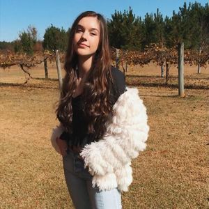 Meet your Posher, Maggie